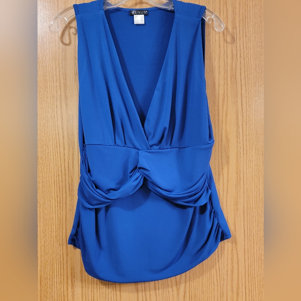 Venus women's sleeveless plunge top